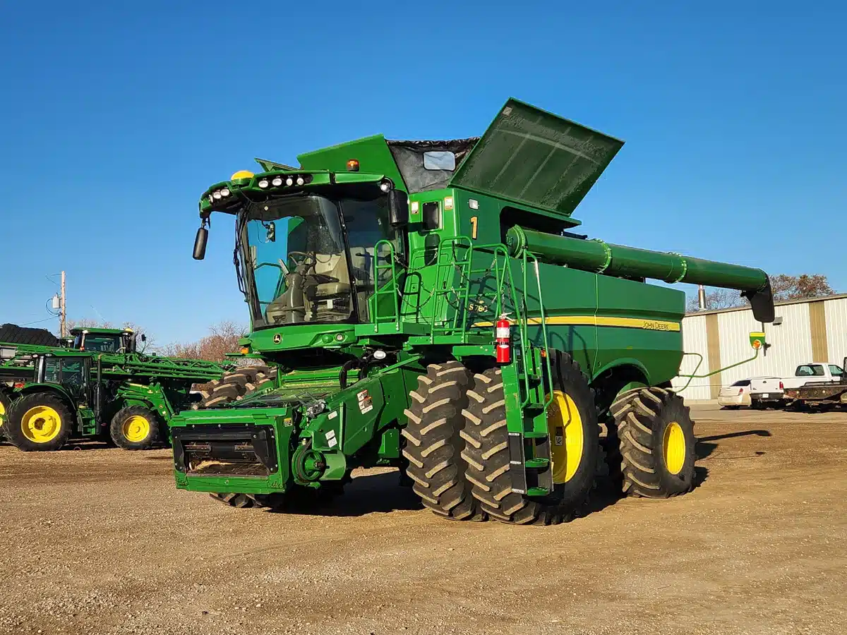 Gallery image 1 for Used 2019 John Deere S780 Combine