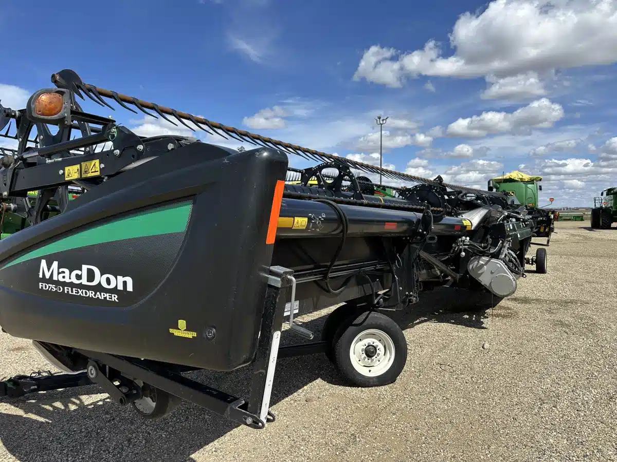 Gallery image 1 for Used 2017 MacDon FD75 Header - Flex Draper