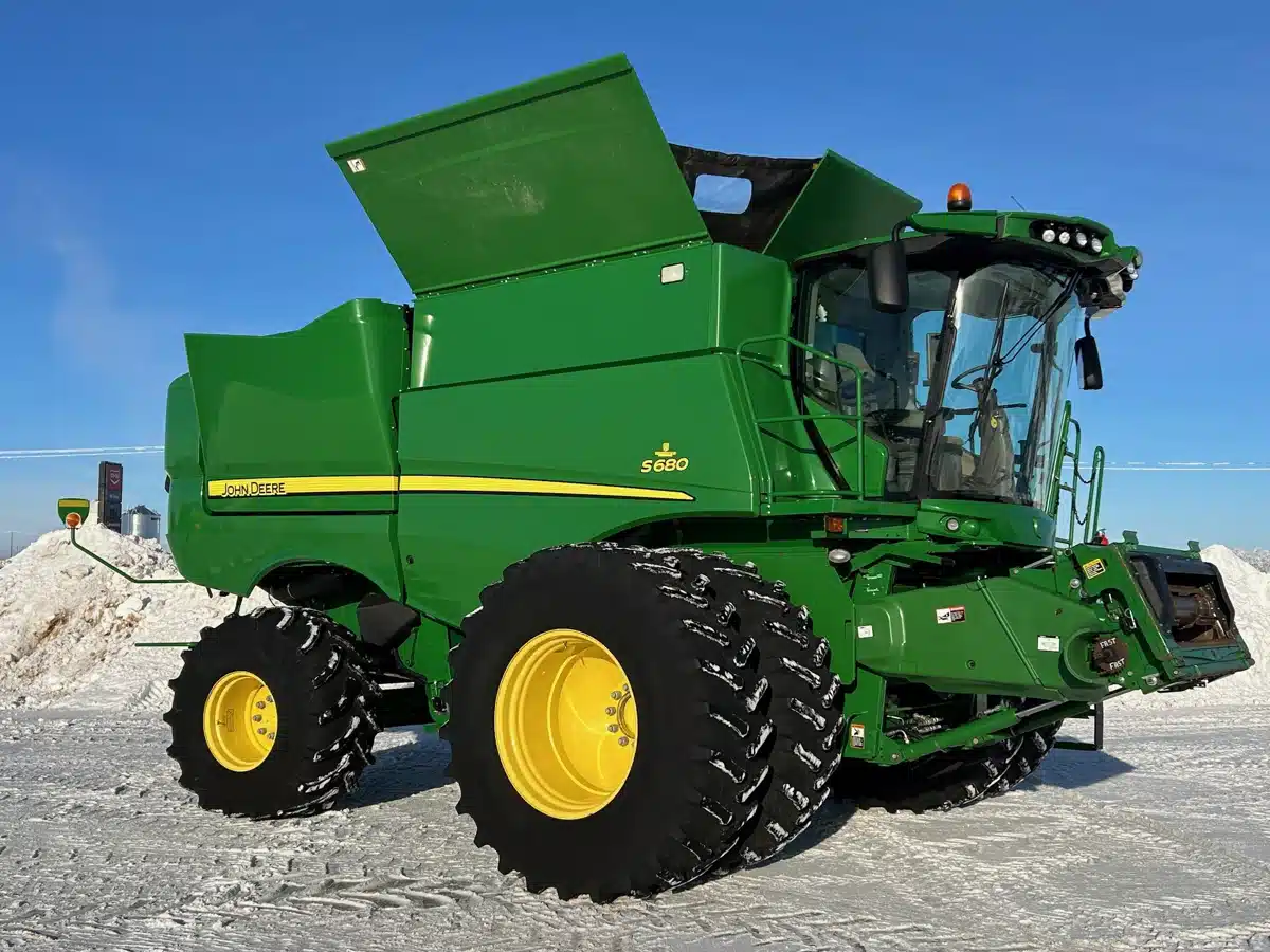 Gallery image 1 for Used 2017 John Deere S680 Combine
