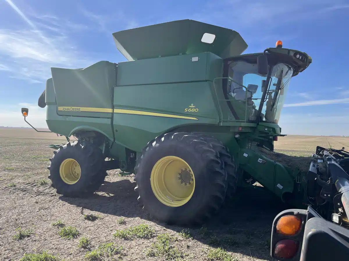 Gallery image 1 for Used 2015 John Deere S680 Combine