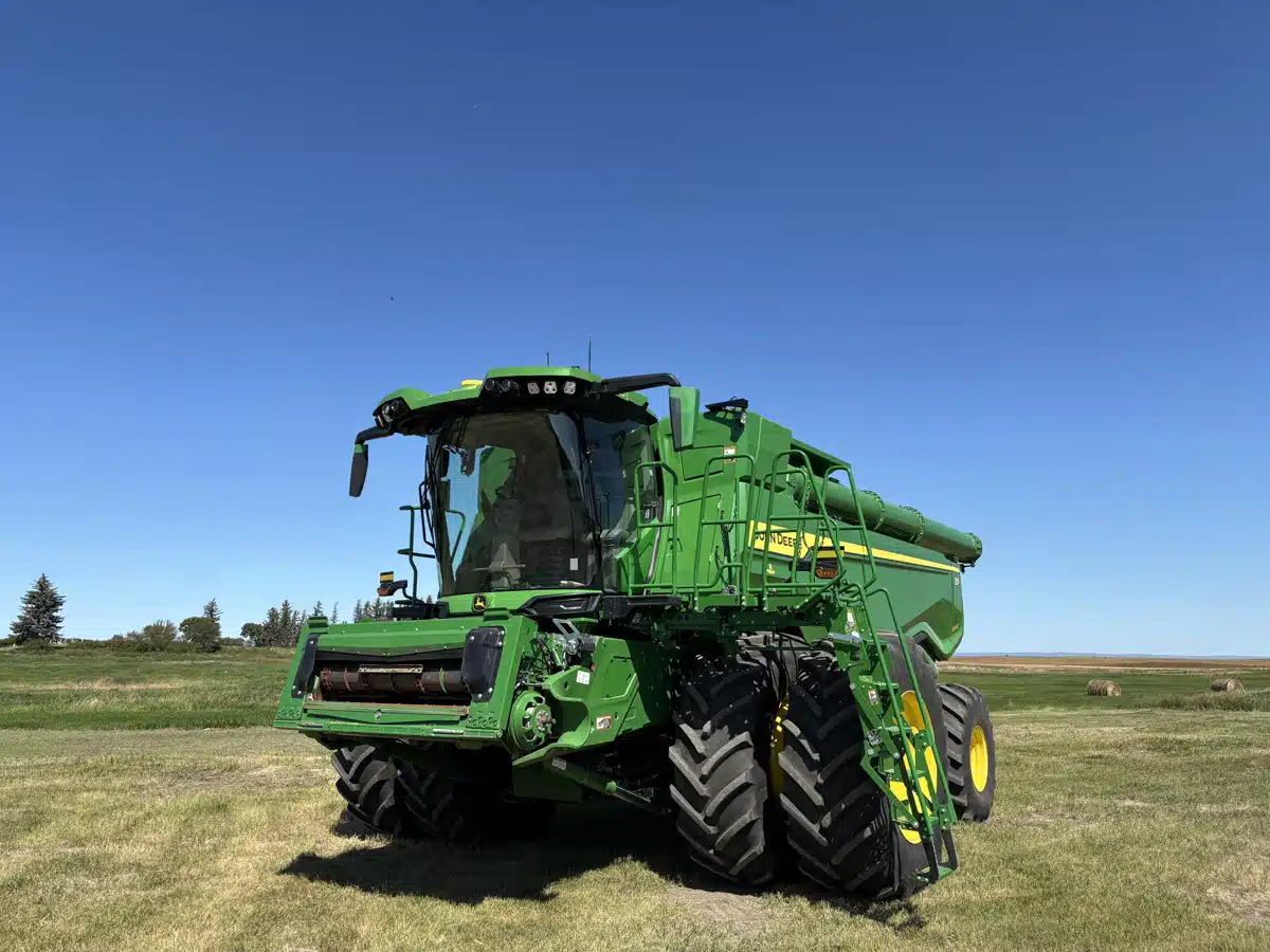 Gallery image 1 for Used 2024 John Deere X9 1000 Combine