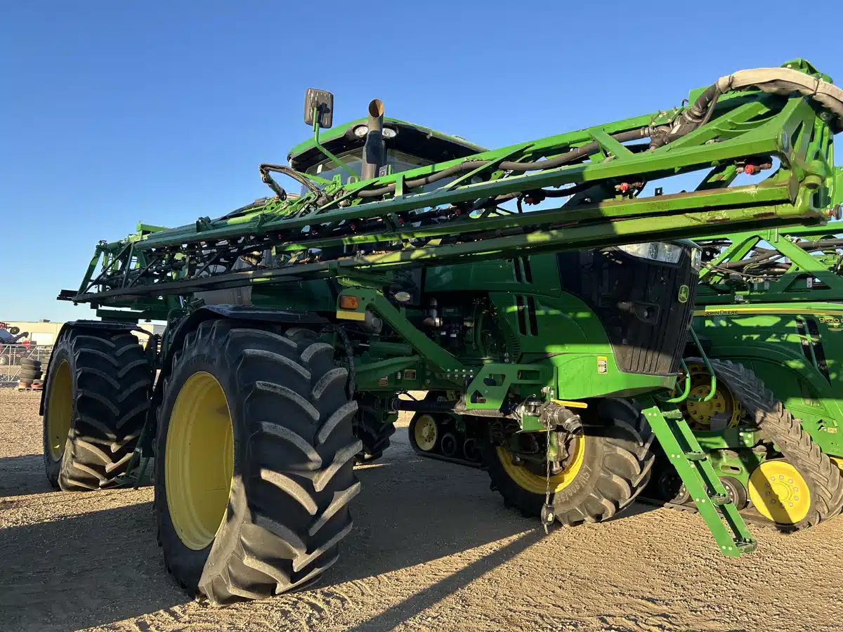 Gallery image 1 for Used 2016 John Deere R4045 Sprayer - Self Propelled