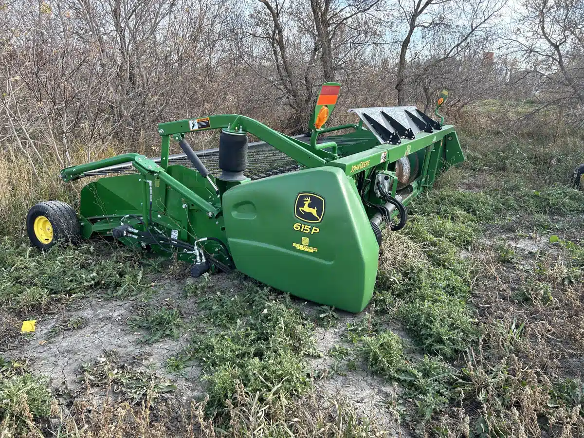Gallery image 2 for Used 2018 John Deere 615P Header - Pickup