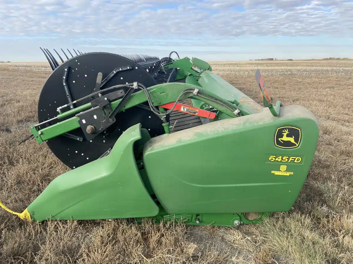 Gallery image 2 for Used 2018 John Deere 645FD Header - Draper