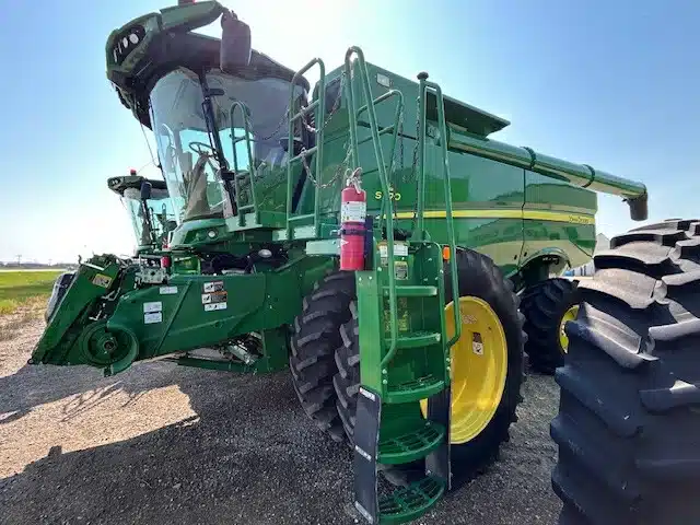 Gallery image 2 for Used 2019 John Deere S770 Combine