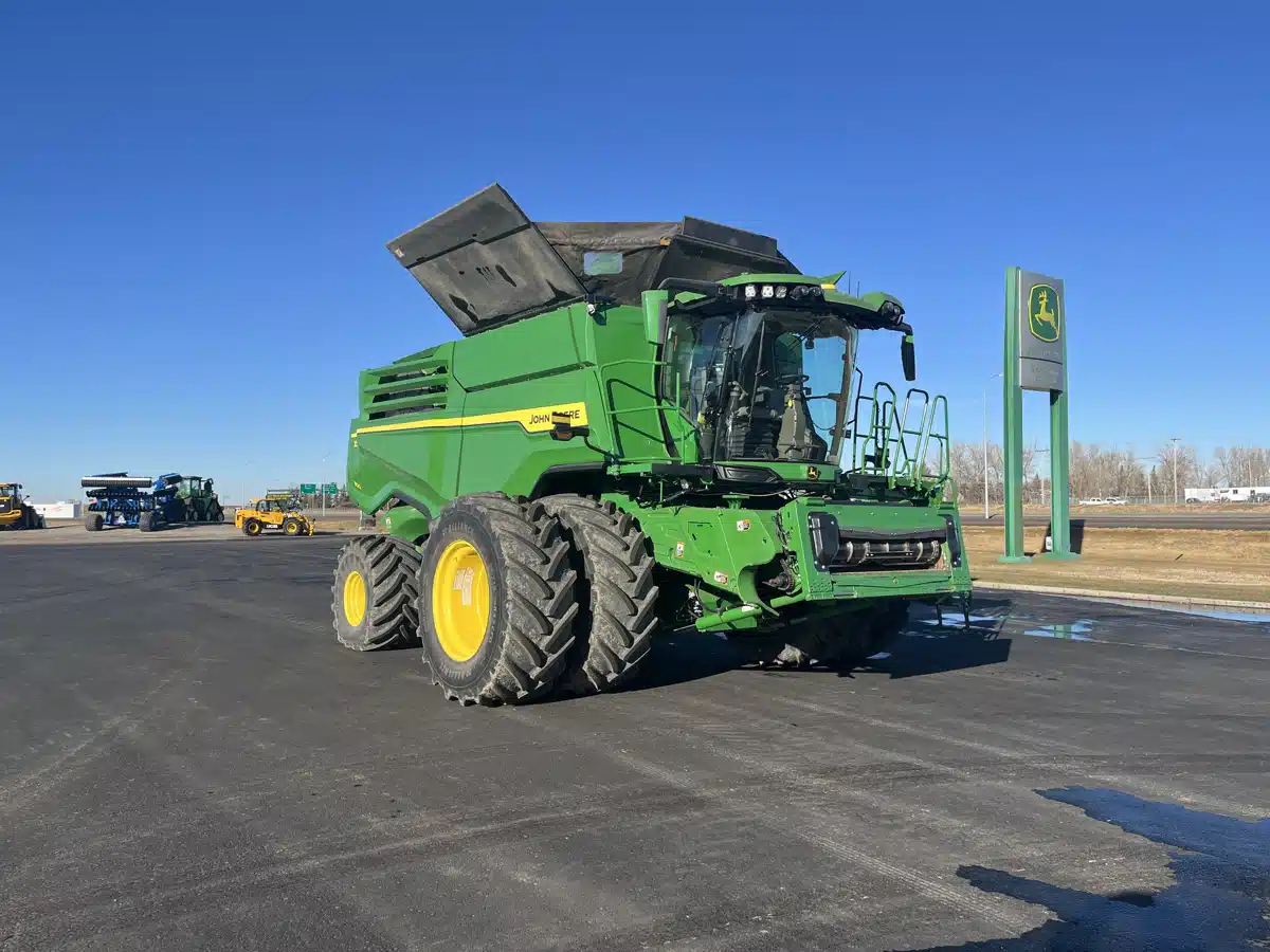 Gallery image 1 for Used 2024 John Deere X9 1100 Combine