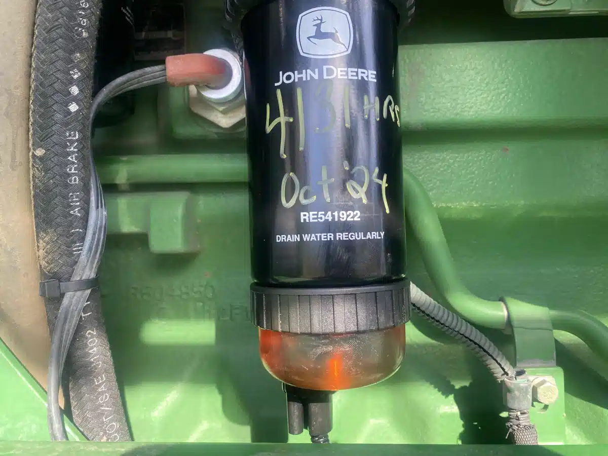 Gallery image 2 for Used 2012 John Deere 4830 Sprayer - Self Propelled