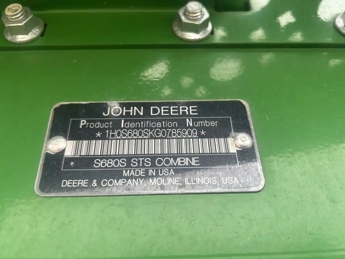 Gallery image 2 for Used 2016 John Deere S680 Combine