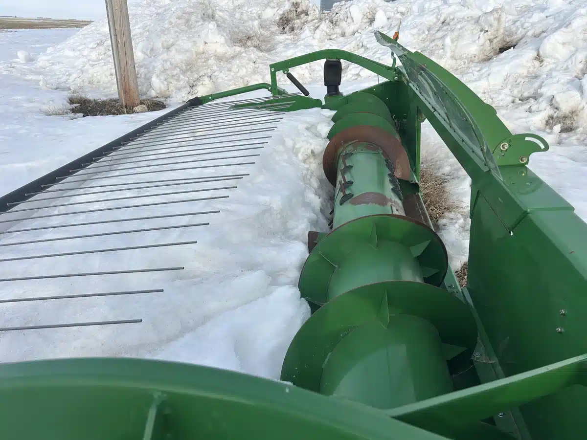 Gallery image 2 for Used 2016 John Deere 615P Header - Pickup