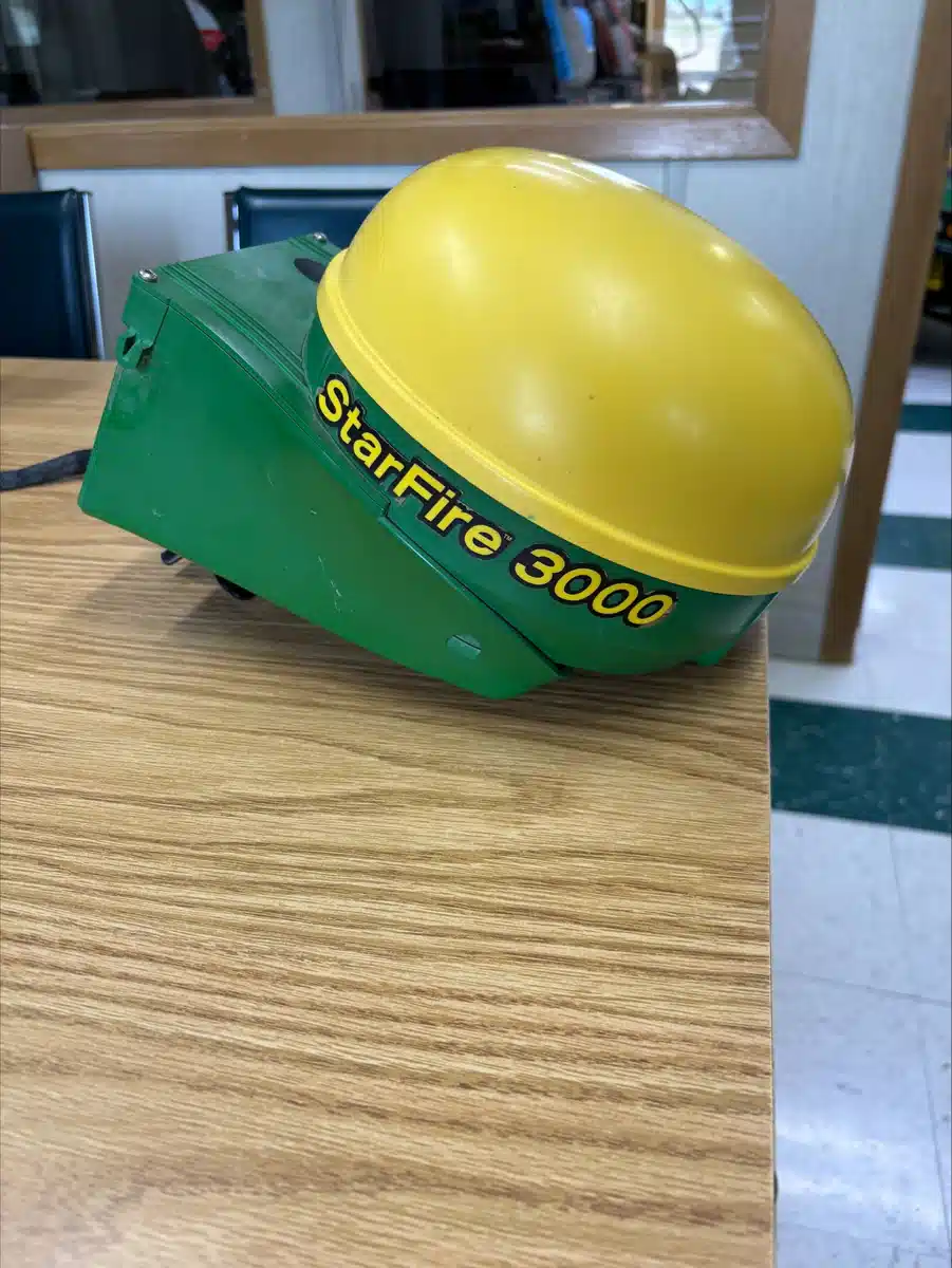 Gallery image 1 for Used John Deere STARFIRE 3000 Guidance System