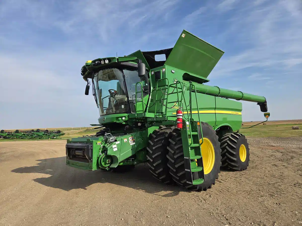 Gallery image 1 for 2022 John Deere S780 Combine