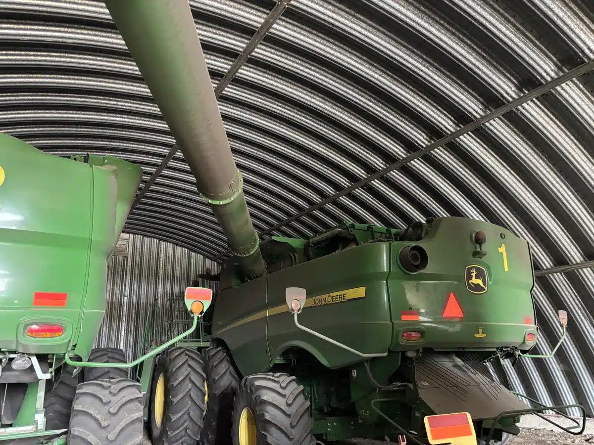 Gallery image 1 for Used 2015 John Deere S680 Combine