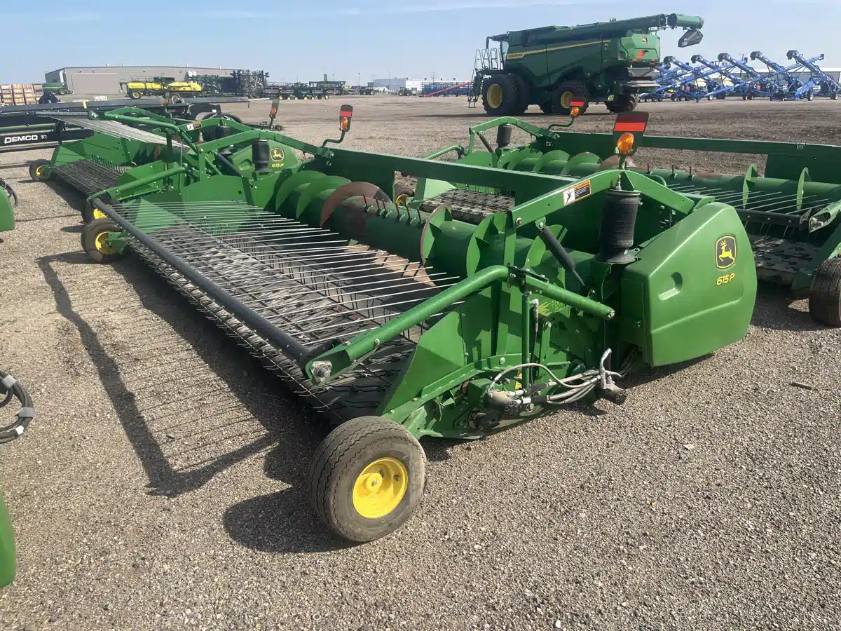 Gallery image 1 for Used 2012 John Deere 615P Header - Draper
