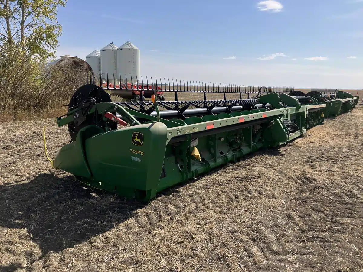 Gallery image 1 for Used 2020 John Deere 745FD Header - Draper