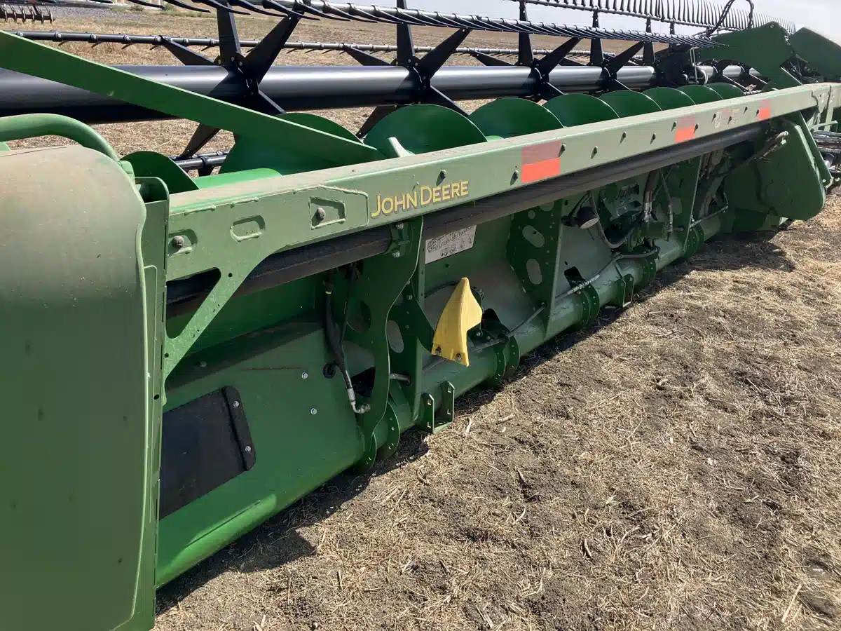 Gallery image 2 for Used 2020 John Deere 745FD Header - Draper