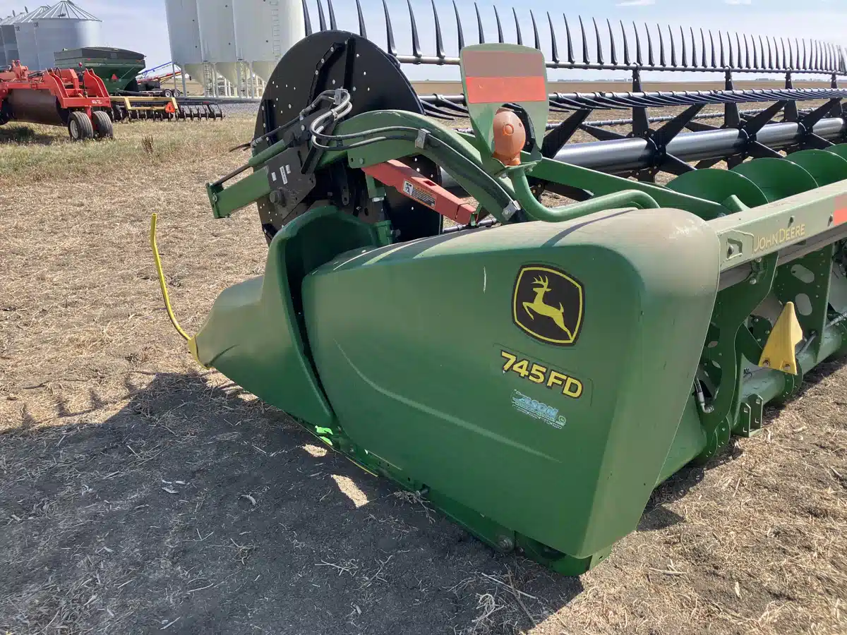Gallery image 1 for Used 2020 John Deere 745FD Header - Draper