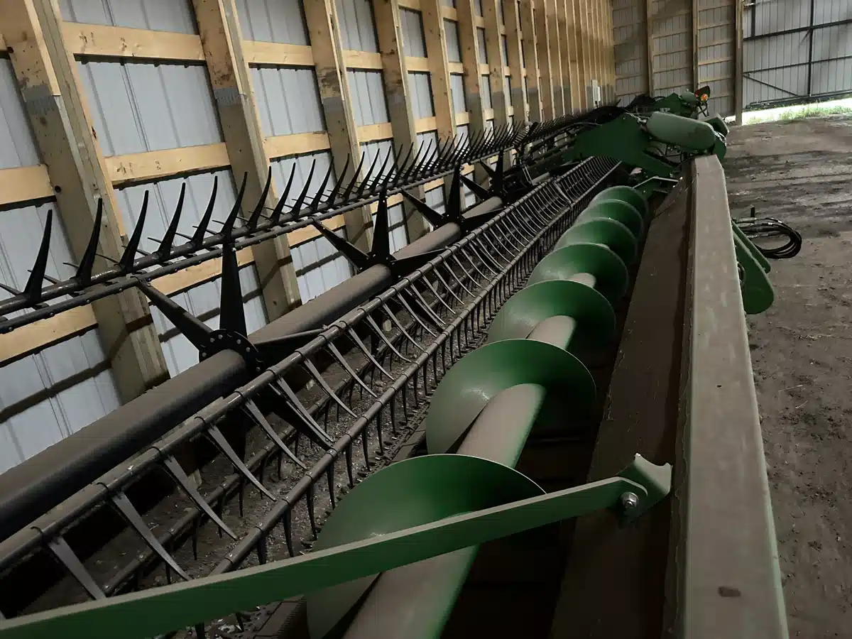 Gallery image 1 for Used 2018 John Deere 740FD Header - Draper