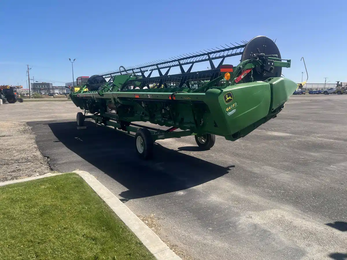 Gallery image 1 for Used 2015 John Deere 640FD Header - Draper