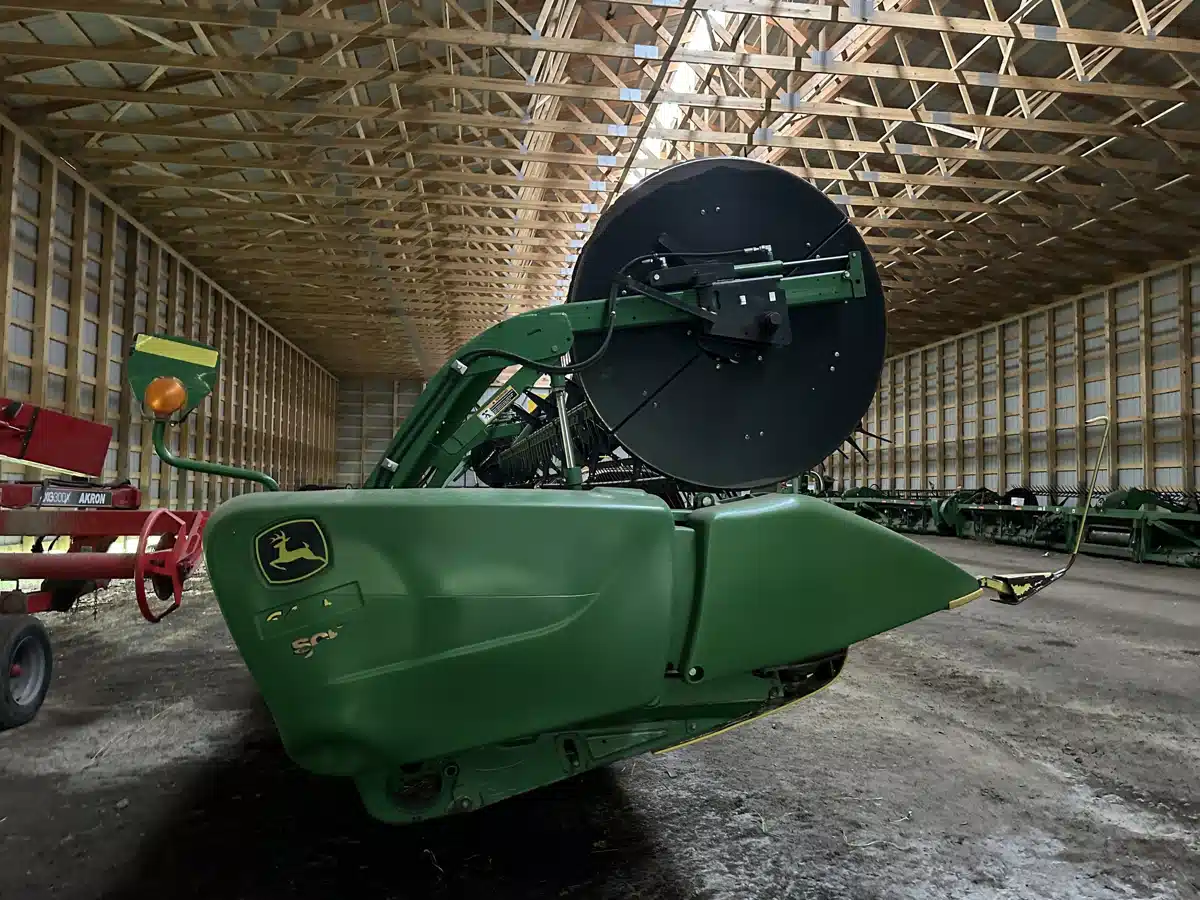 Gallery image 2 for Used 2013 John Deere 640FD Header - Draper