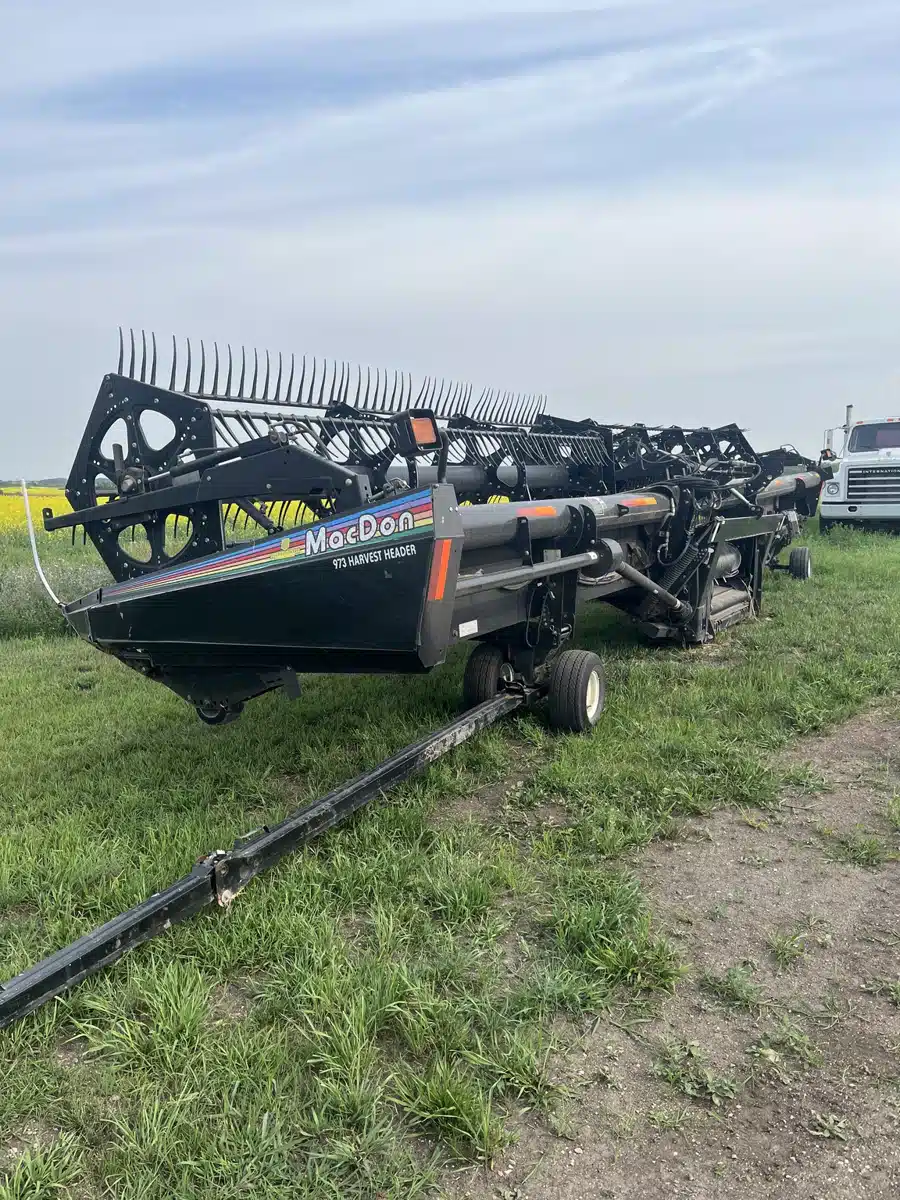 Gallery image 2 for Used 2005 MacDon 973 Header - Draper