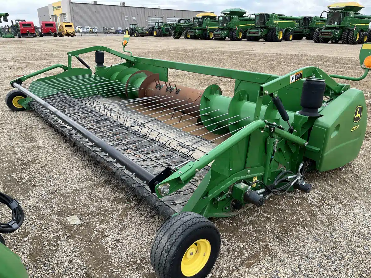 Photo de la Galerie 2 pour 2014 John Deere 615P Nez - Ramasseur