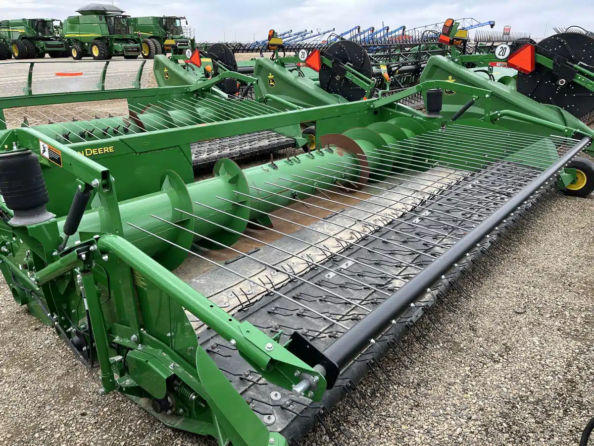 Photo de la Galerie 2 pour 2019 John Deere 615P Nez - Ramasseur