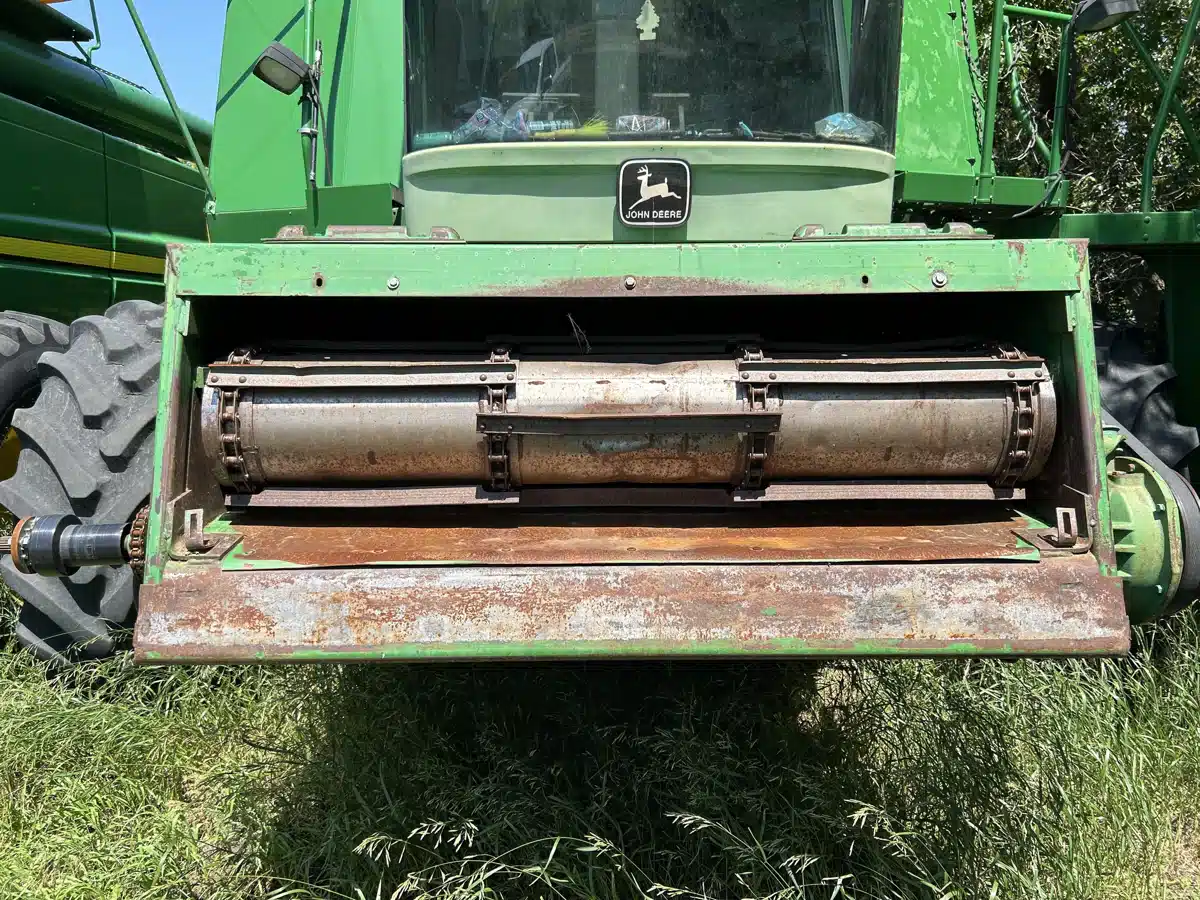 Gallery image 2 for Used 1997 John Deere 9610 Combine