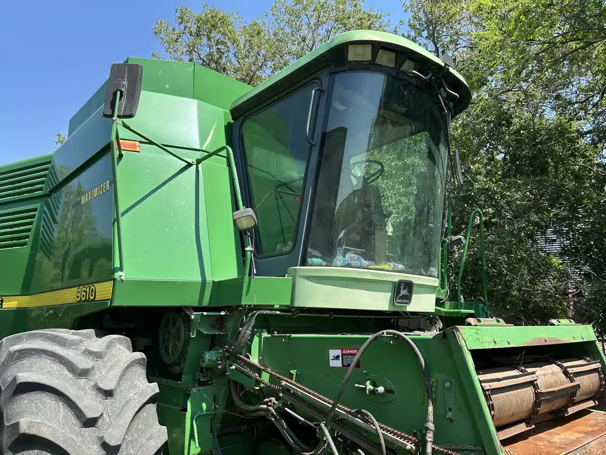 Gallery image 1 for Used 1997 John Deere 9610 Combine