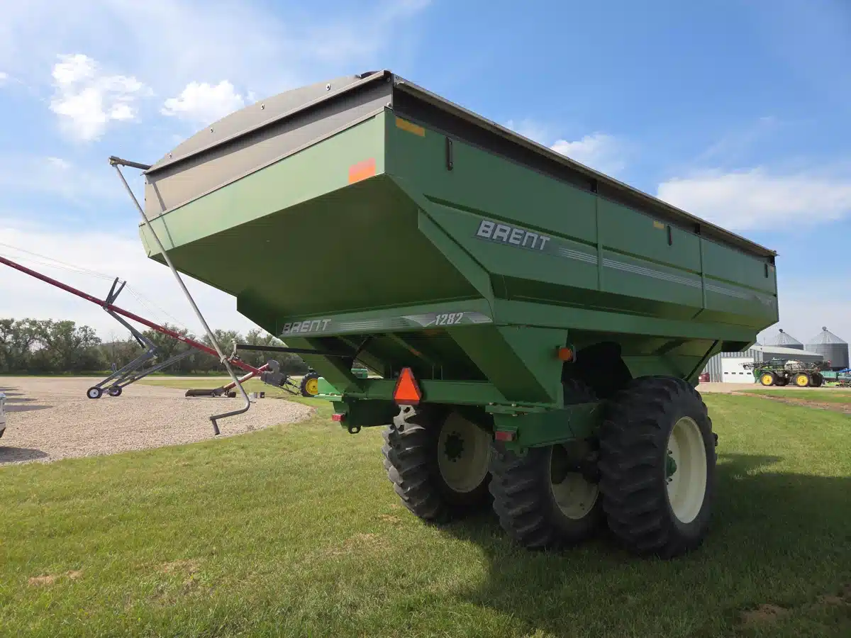 Gallery image 1 for Used 2012 Brent 1282 Grain Cart