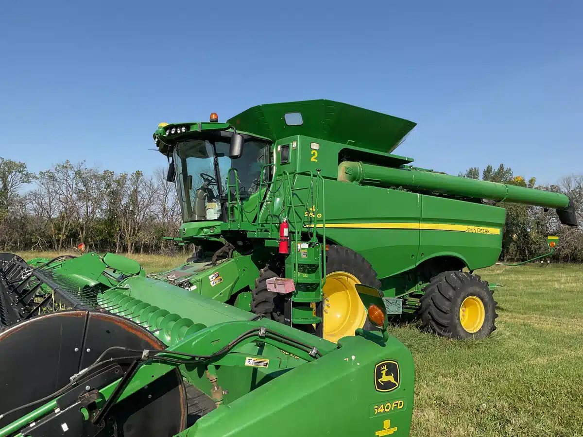 Gallery image 1 for Used 2014 John Deere S680 Combine