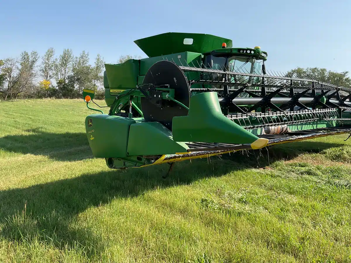 Gallery image 2 for Used 2014 John Deere 640FD Header - Draper