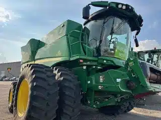 Gallery image 1 for Used 2022 John Deere S780 Combine