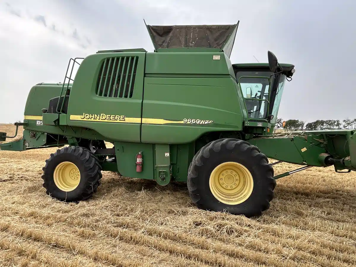 Gallery image 2 for Used 2006 John Deere 9660 WTS Combine