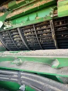 Gallery image 2 for Used 2016 John Deere S690 Combine