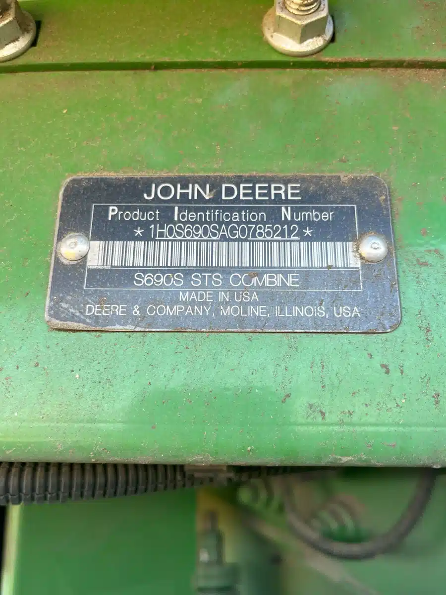 Gallery image 1 for Used 2016 John Deere S690 Combine