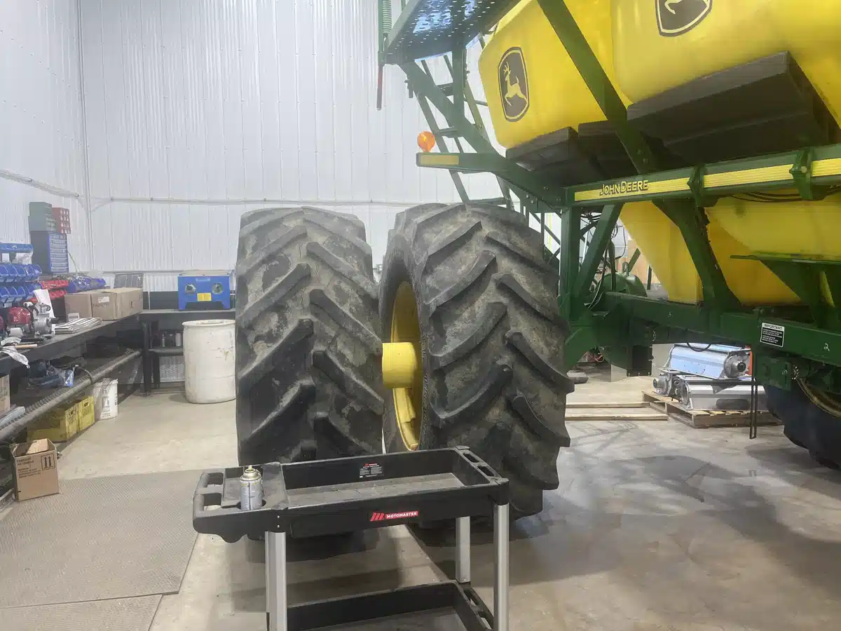 Gallery image 2 for Used 2014 John Deere 1870 Air Drill