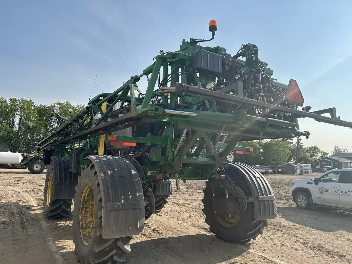 Gallery image 1 for Used 2015 John Deere R4038 Sprayer - Self Propelled