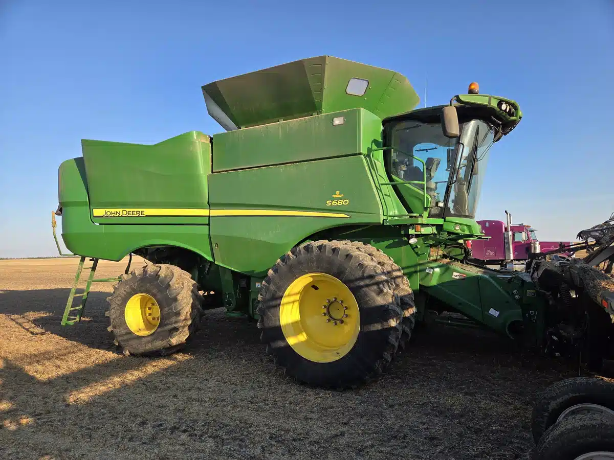 Gallery image 1 for Used 2014 John Deere S680 Combine