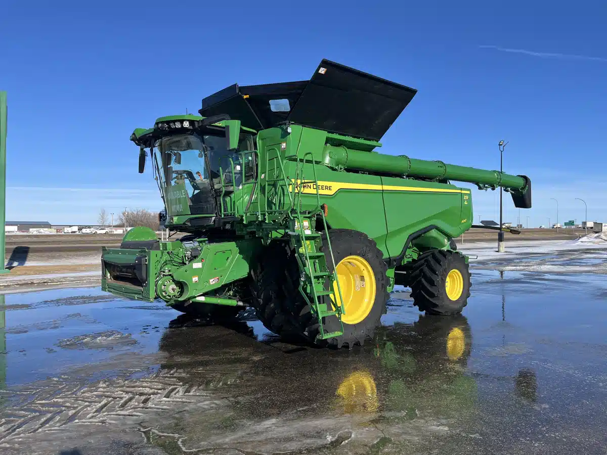 Gallery image 1 for 2023 John Deere X9 1100 Combine