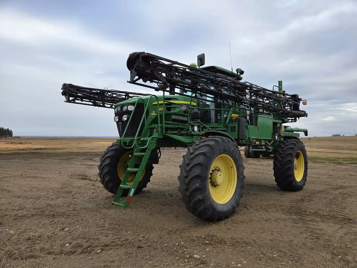 Used 2013 John Deere 4830 Sprayer - Self Propelled