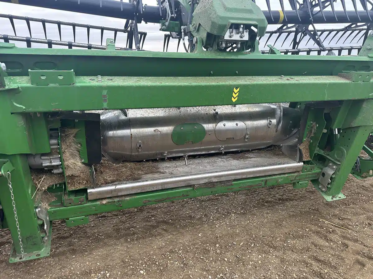 Gallery image 2 for Used 2023 John Deere HD45R Header - Draper