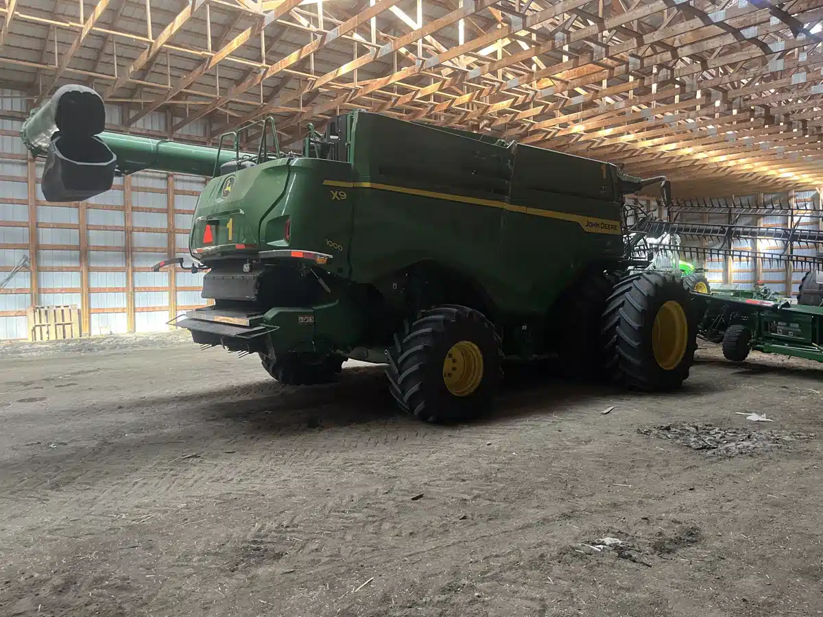 Gallery image 2 for Used 2022 John Deere X9 1000 Combine