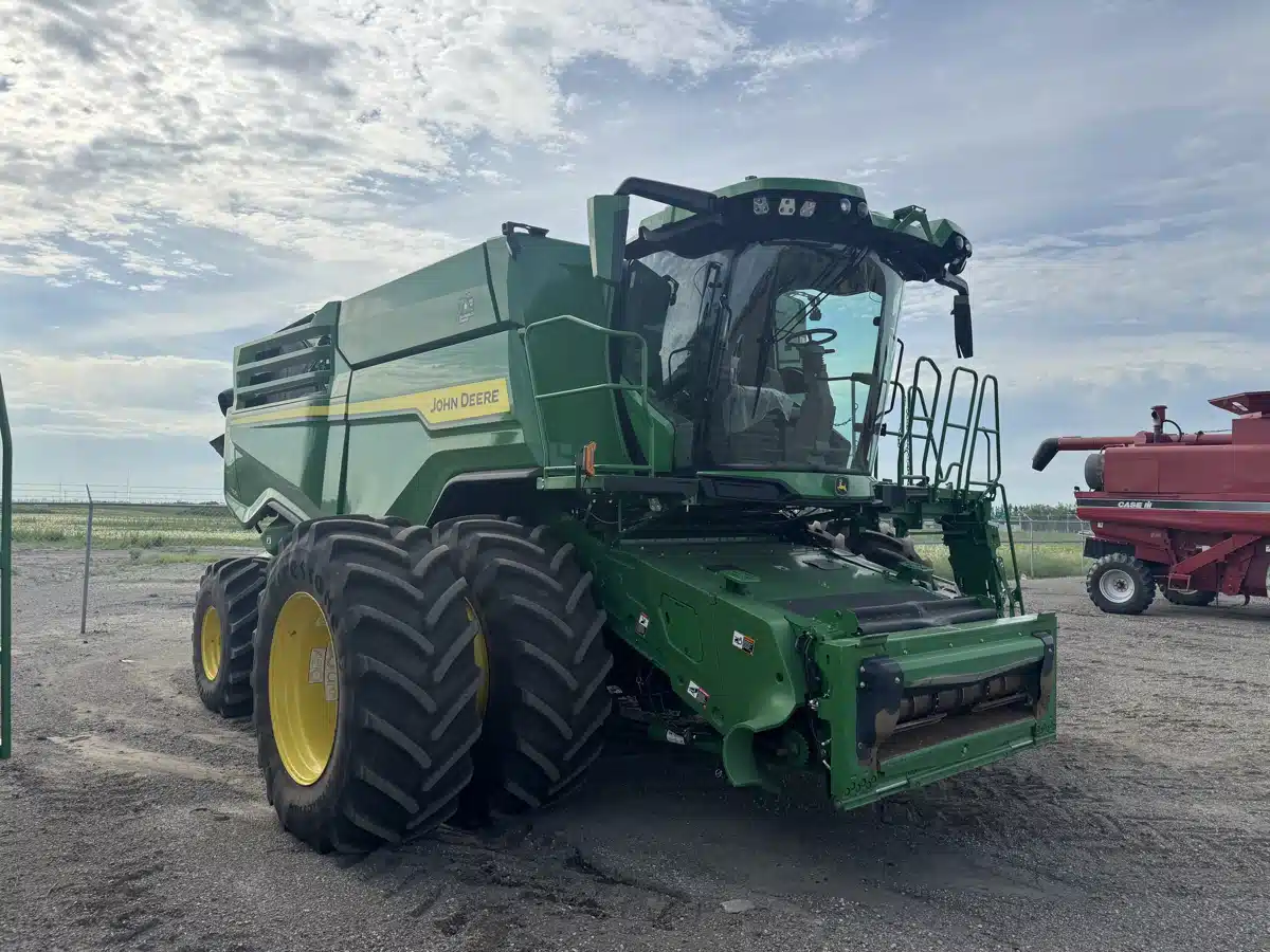 Gallery image 2 for 2022 John Deere X9 1100 Combine