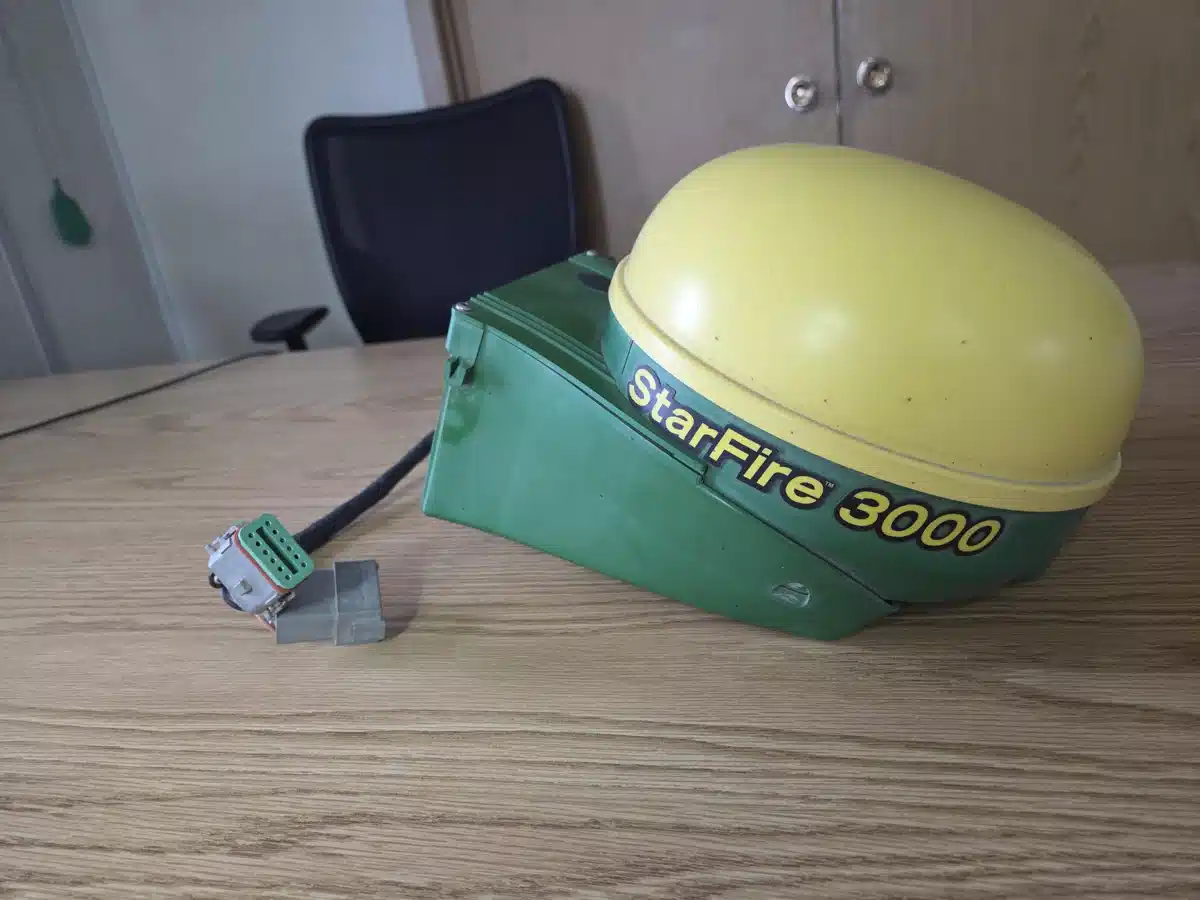 Gallery image 2 for Used 2011 John Deere STARFIRE 3000 Guidance System