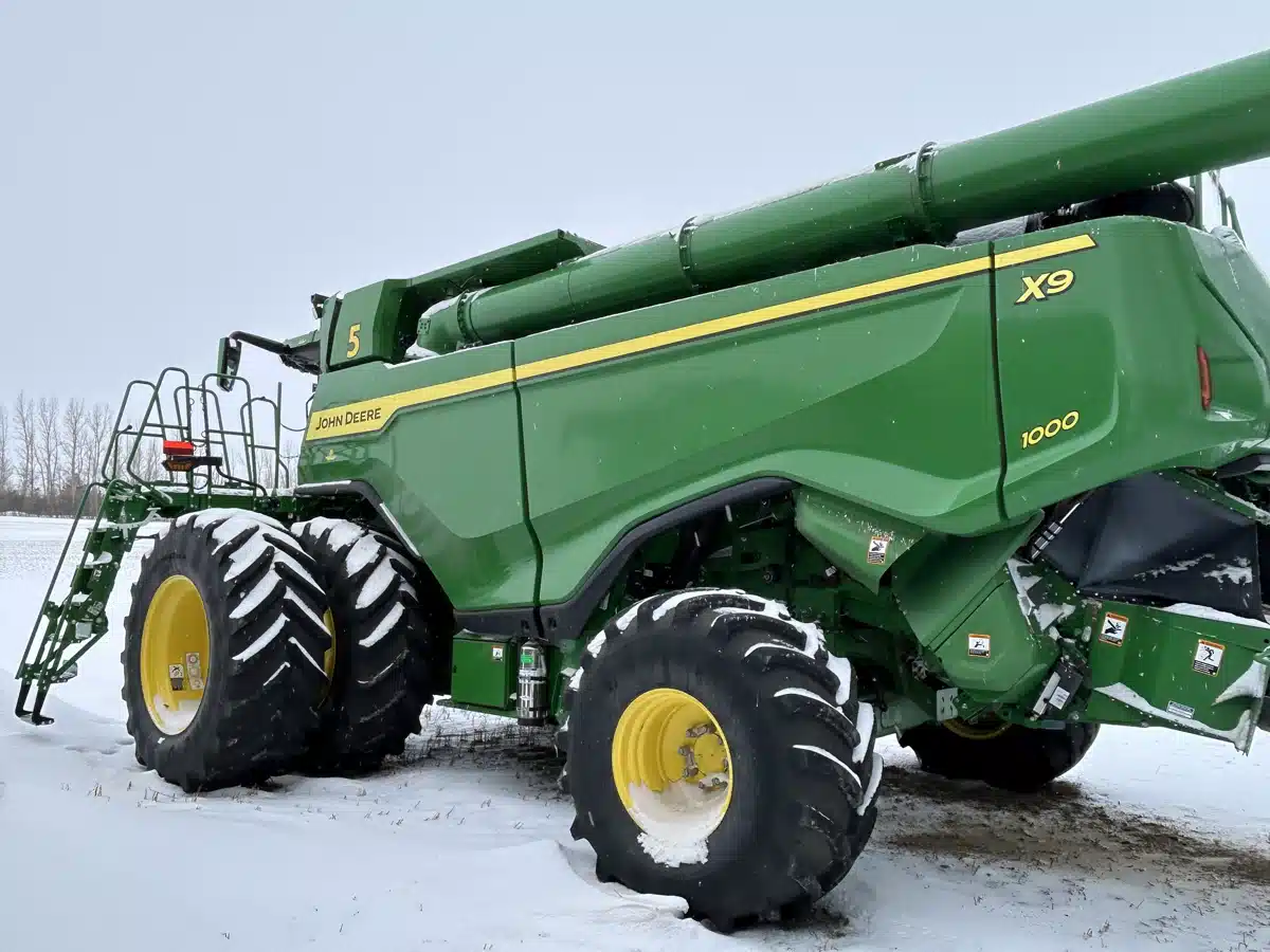 Gallery image 1 for 2024 John Deere X9 1000 Combine