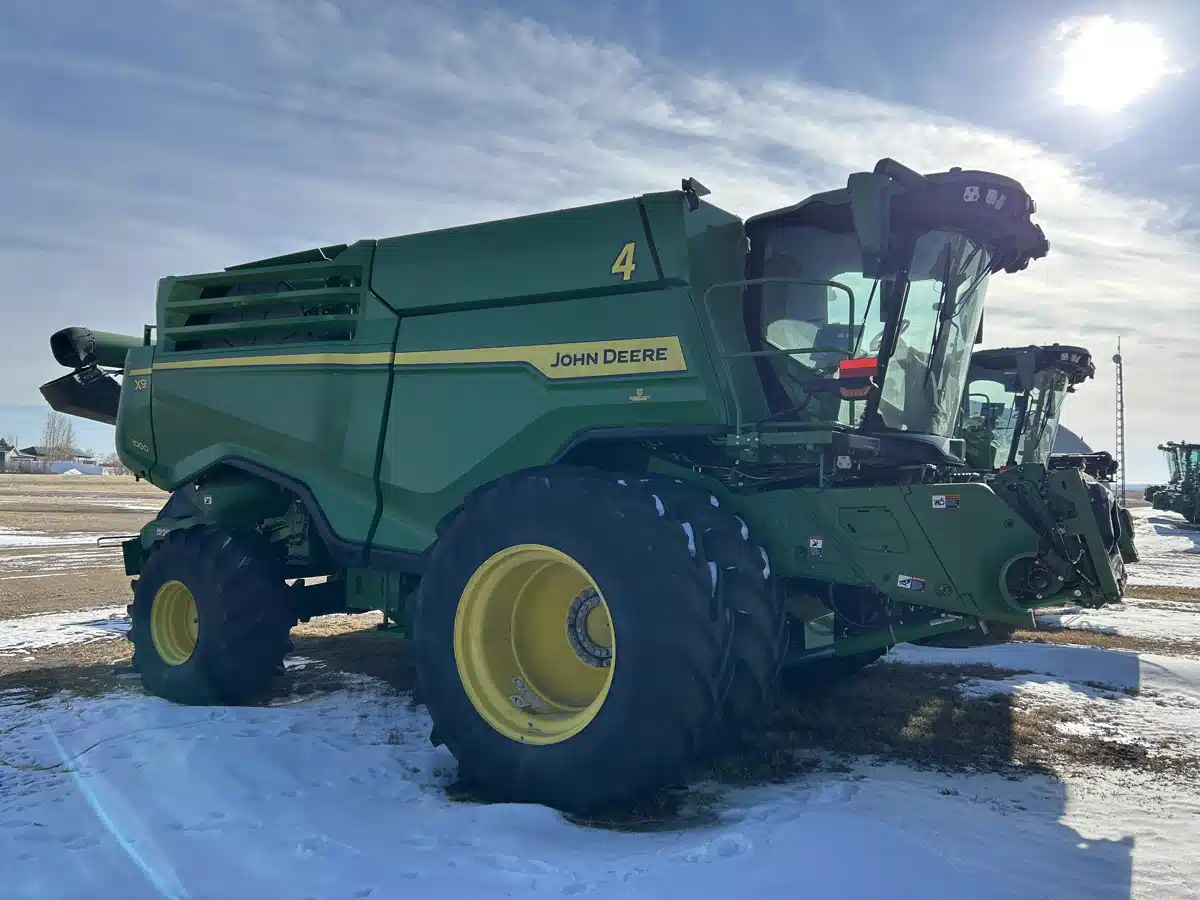 Gallery image 2 for 2024 John Deere X9 1000 Combine