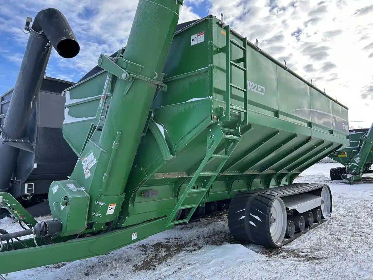 Used 2022 Brandt 2022DXR Grain Cart