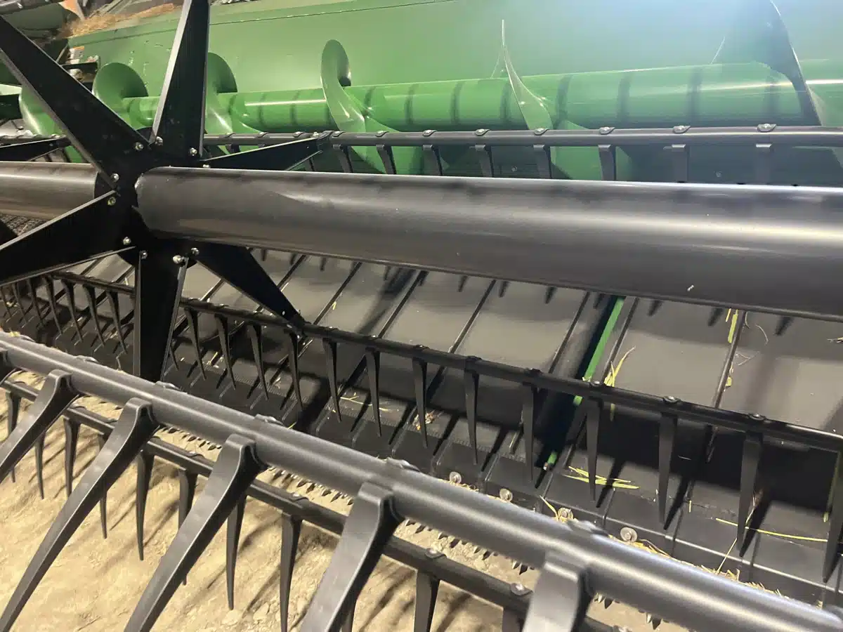 Gallery image 2 for 2020 John Deere 740FD Header - Draper