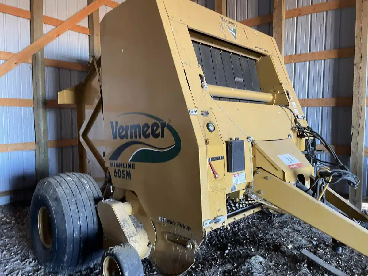 2008 Vermeer 605M Round Baler