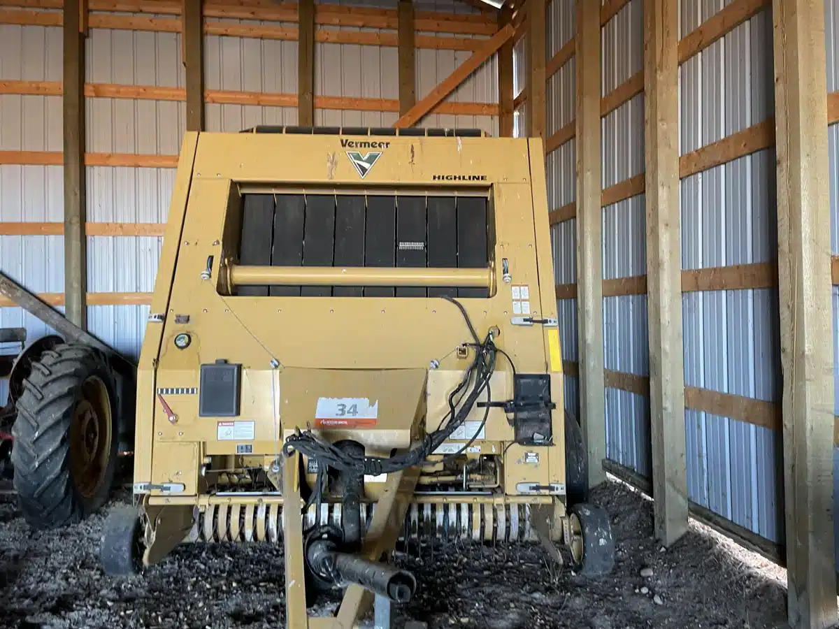 Gallery image 2 for 2008 Vermeer 605M Round Baler